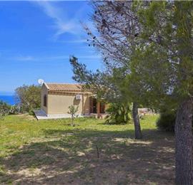 2 bedroom villa with jacuzzi & sea views, near Castellammare del Golfo, sleeps  4-5